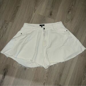Missguided White Denim Shorts Size 14 Tall Frayed Hem High Rise Distressed